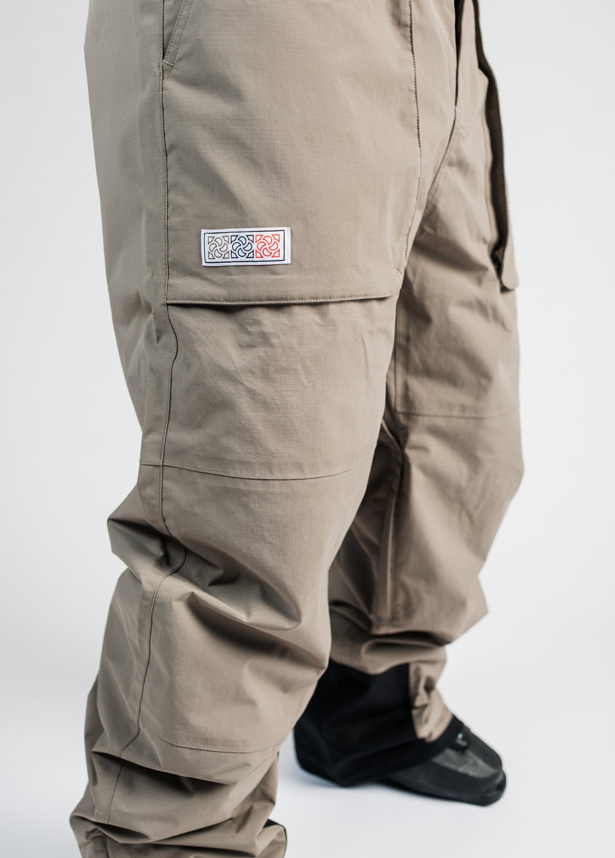 Baggy ski pant with woven level