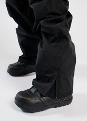 Men's baggy snowboard pants with adjustable hem